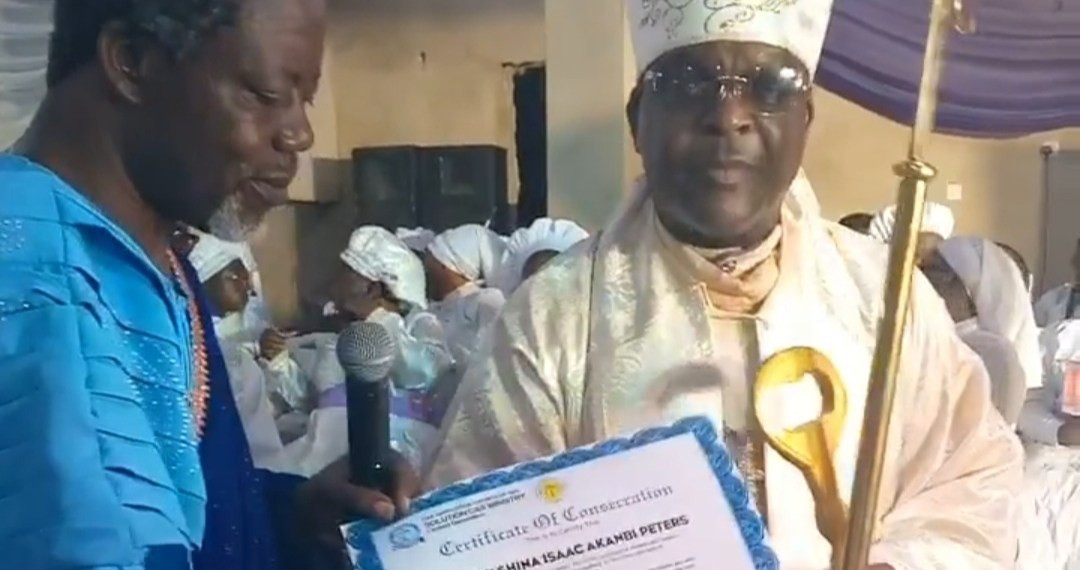 Nigerian Music Veteran Sir Shina Peters Ordained as Bishop 