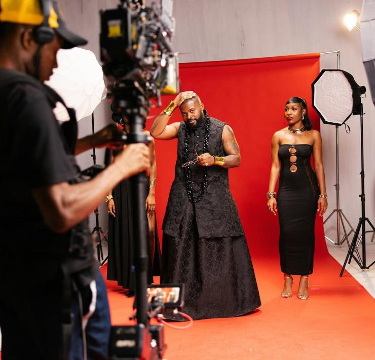 Falz's "Round of Applause" Unveils African Heritage with Panache